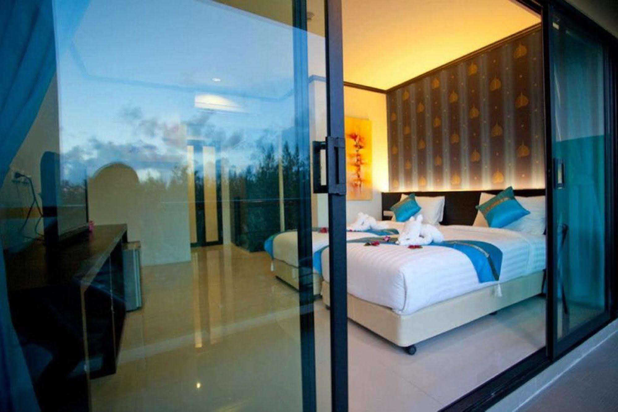 Kata Green Beach Hotel מראה חיצוני תמונה