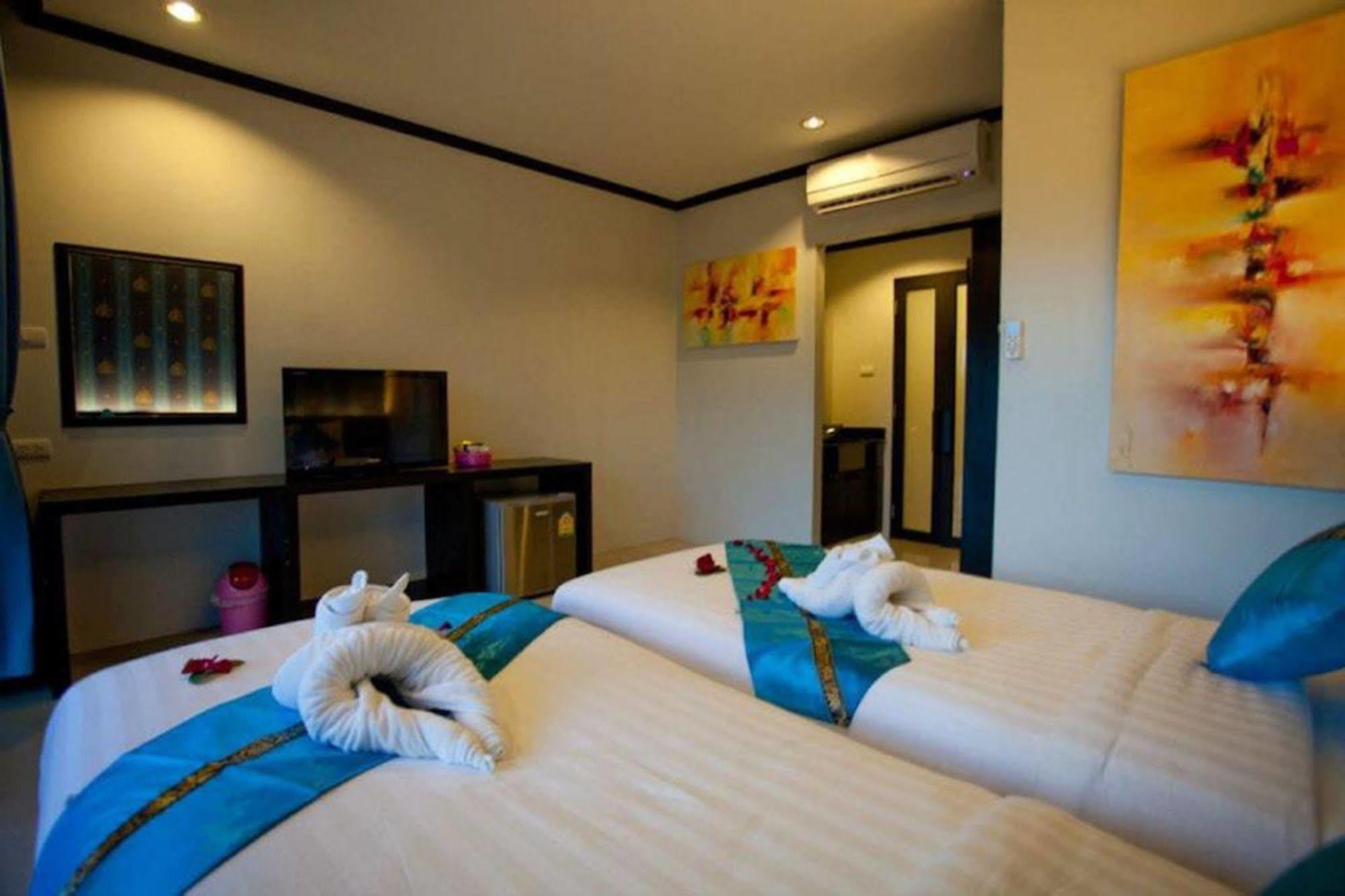 Kata Green Beach Hotel מראה חיצוני תמונה