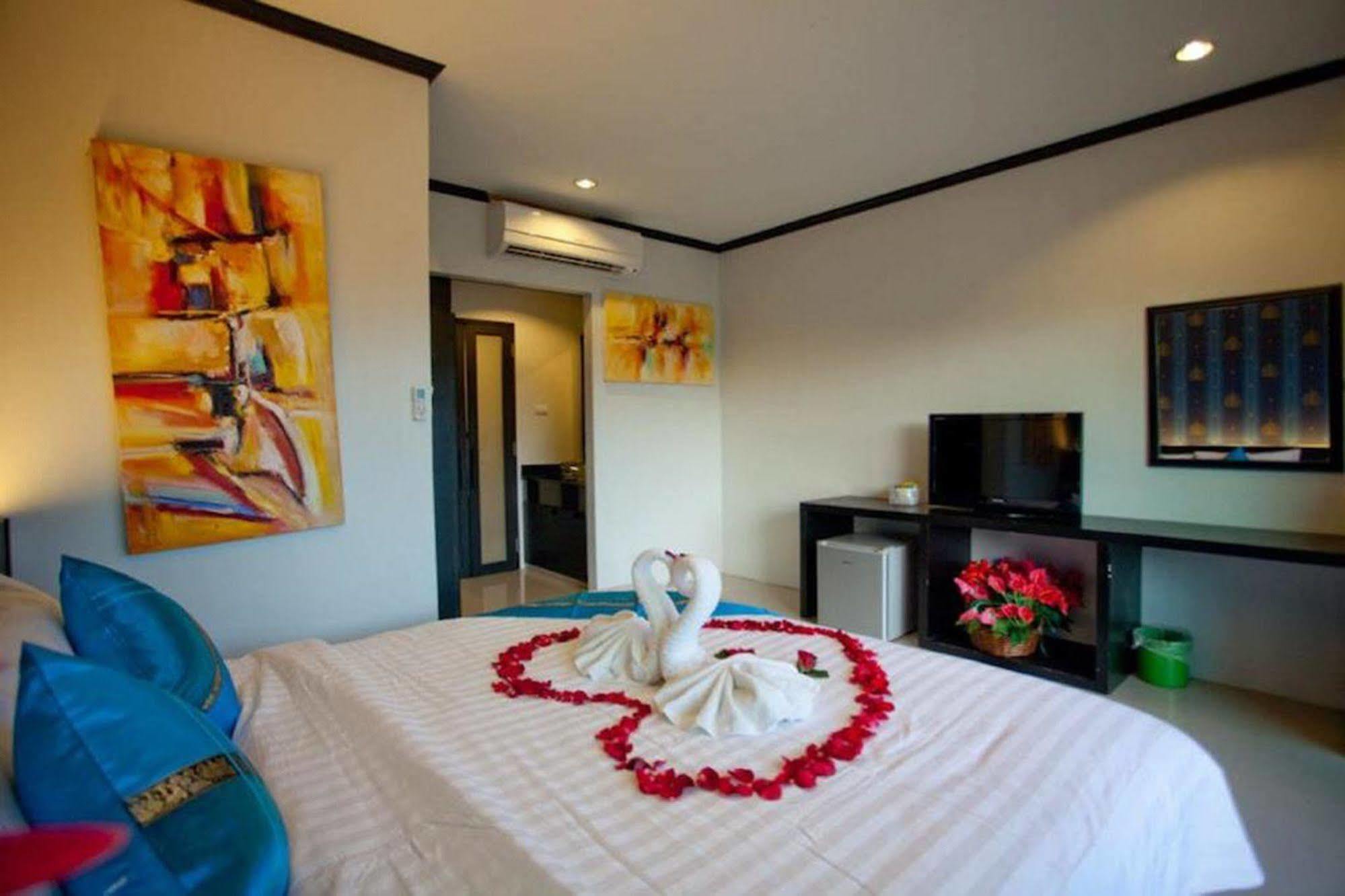 Kata Green Beach Hotel מראה חיצוני תמונה