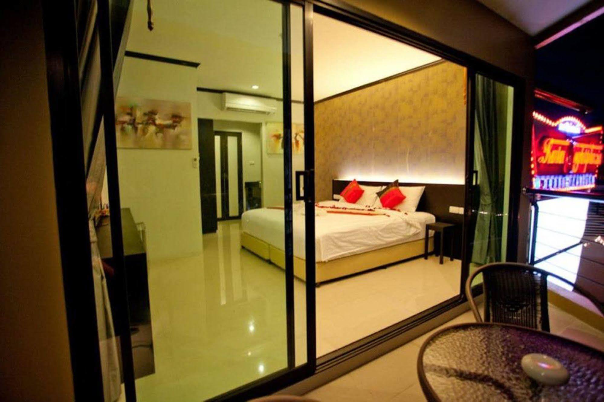 Kata Green Beach Hotel מראה חיצוני תמונה