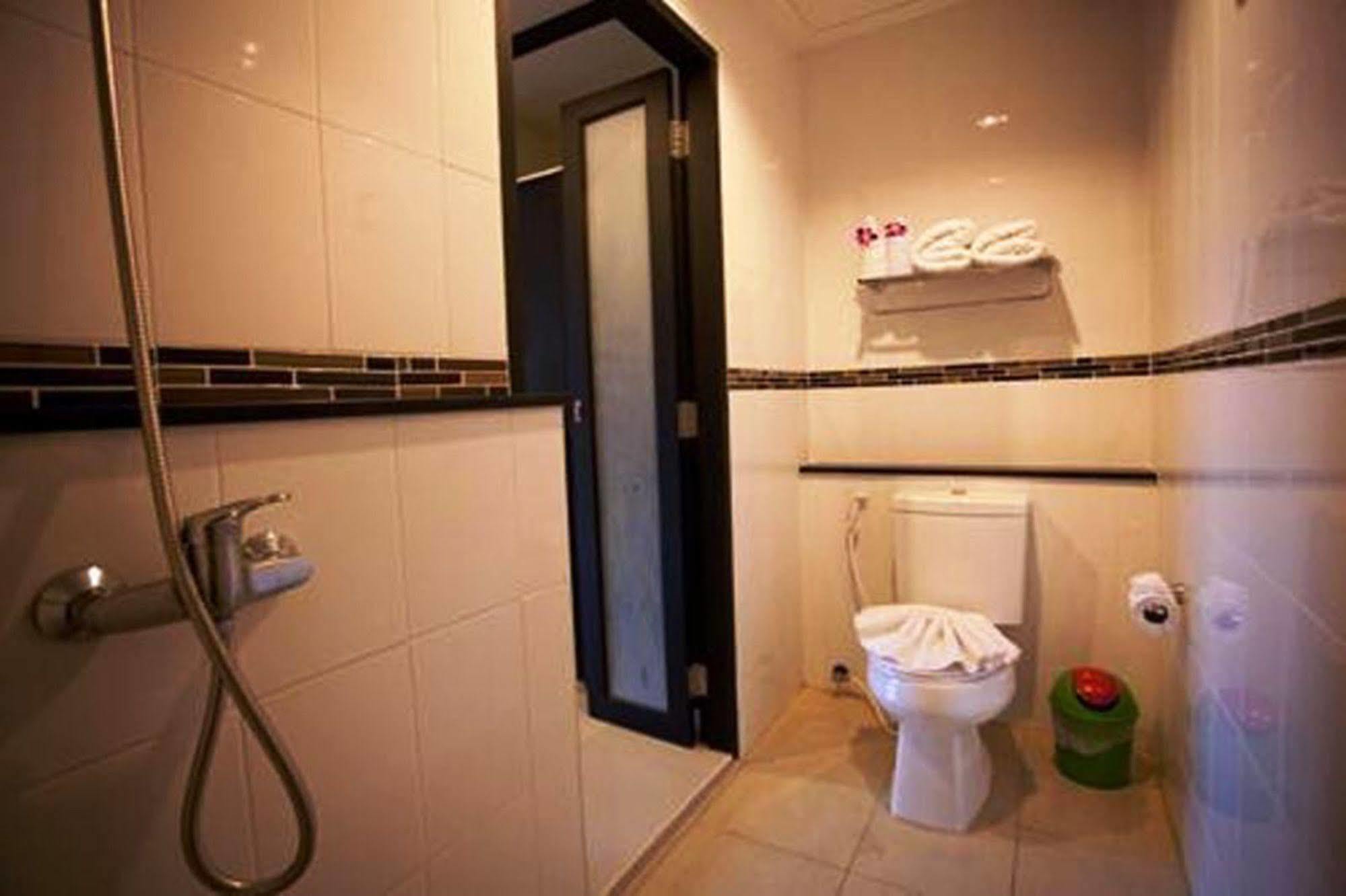 Kata Green Beach Hotel מראה חיצוני תמונה