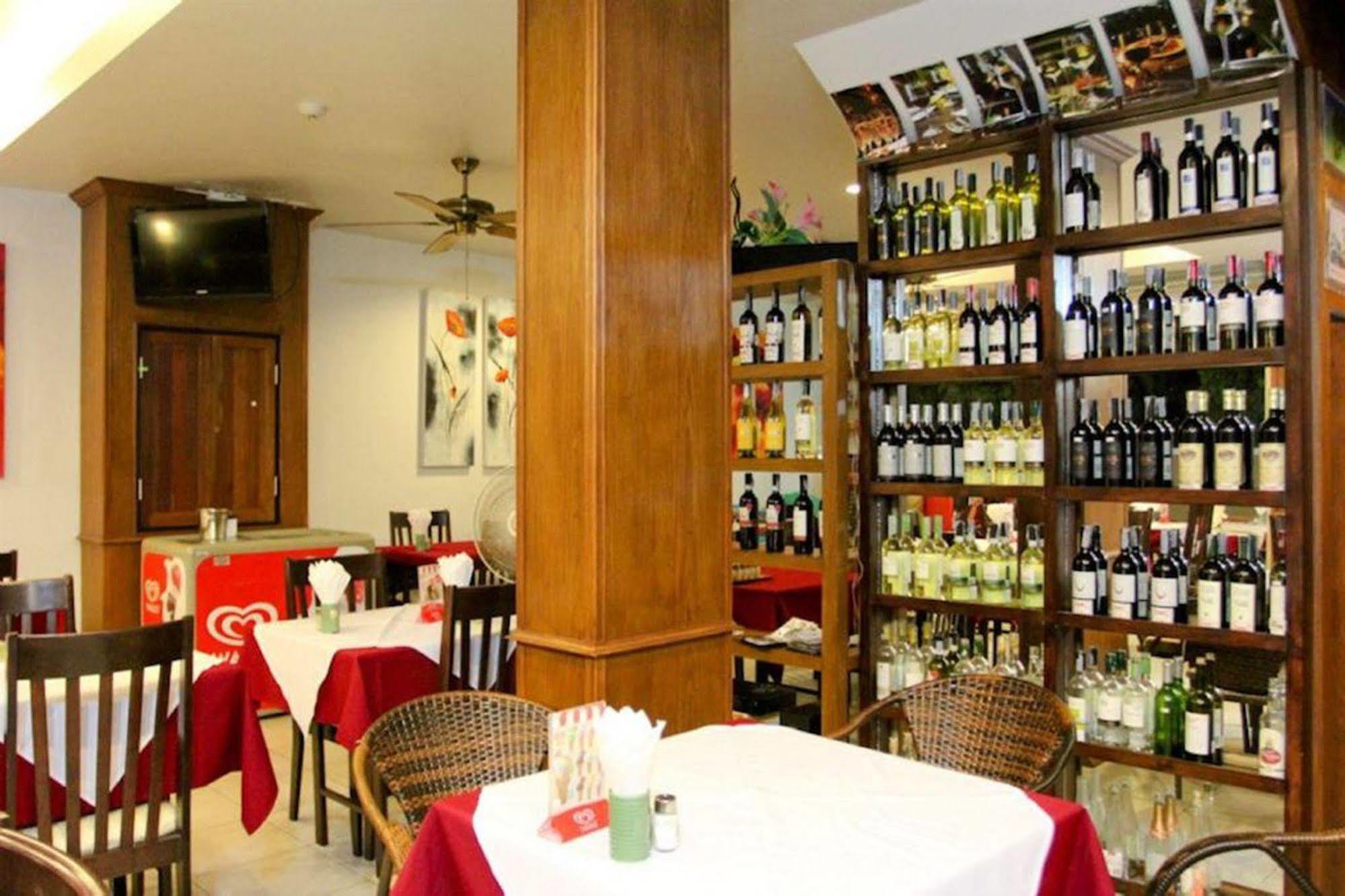 Kata Green Beach Hotel מראה חיצוני תמונה