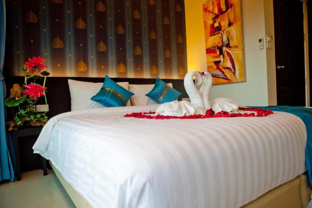Kata Green Beach Hotel מראה חיצוני תמונה